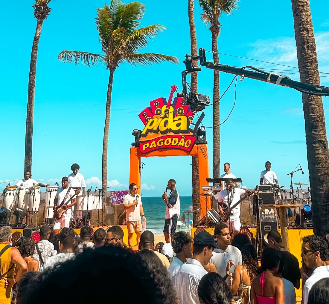 [Pida Pagodão transforma Stella Maris em palco do swing baiano]