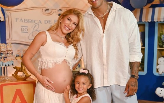 [Lore Improta e Léo Santana anunciam, em live, nome do segundo filho]