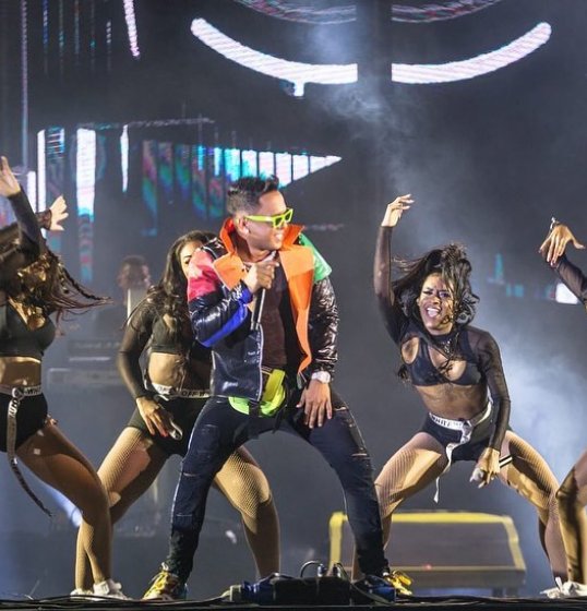 Lá Fúria lança clipe do primeiro DVD Lá Fúria lança clipe do primeiro DVD