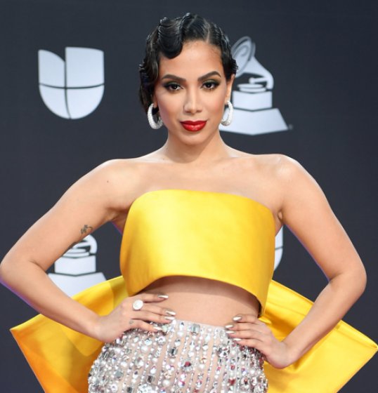 Anitta vai a festa do Grammy Latino 2019 e não pega ninguém Anitta vai a festa do Grammy Latino 2019 e não pega ninguém