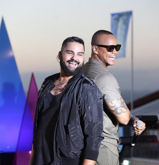 Rode Torres lança novo single e clipe com participação de Léo Santana Rode Torres lança novo single e clipe com participação de Léo Santana