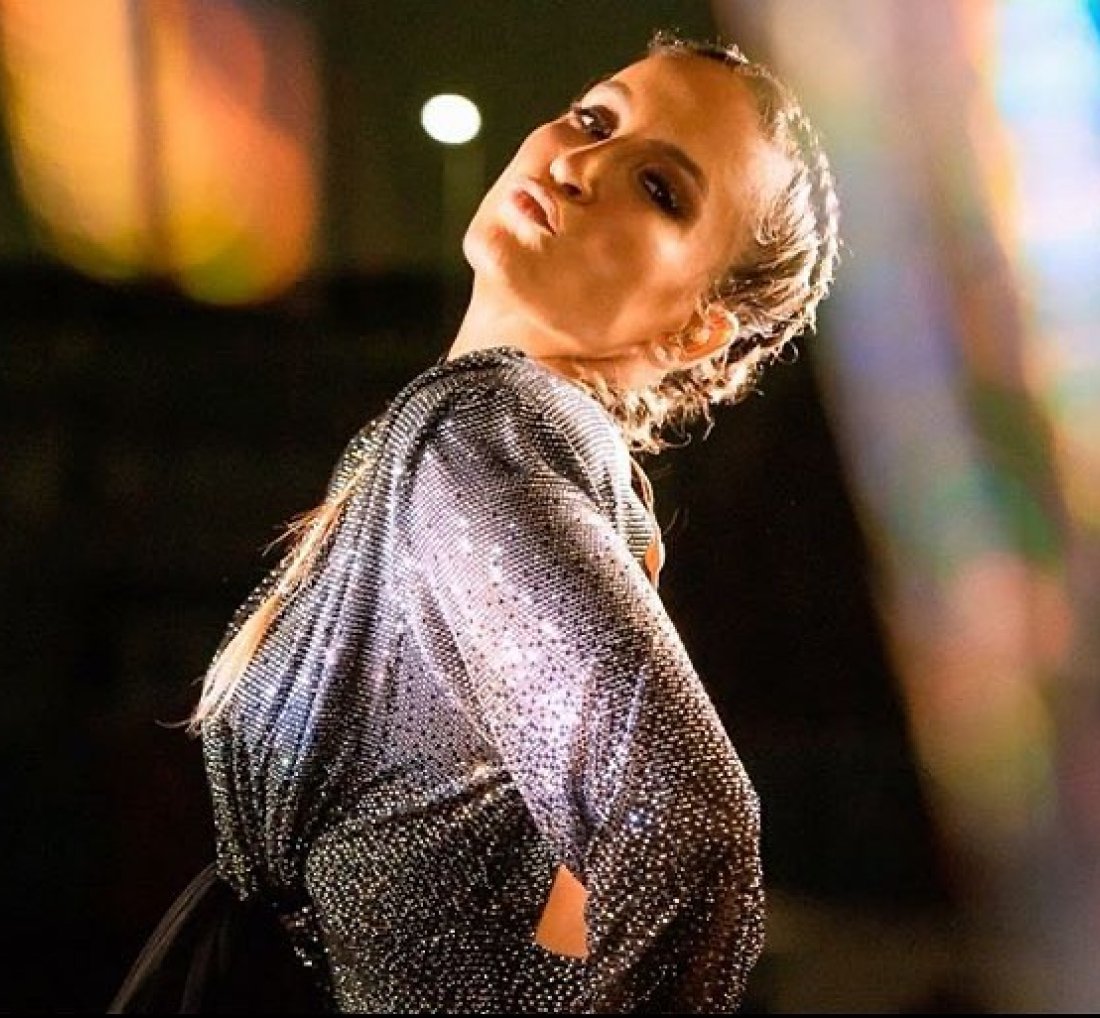 Claudia Leitte lança clipe da música  [Claudia Leitte lança clipe da música