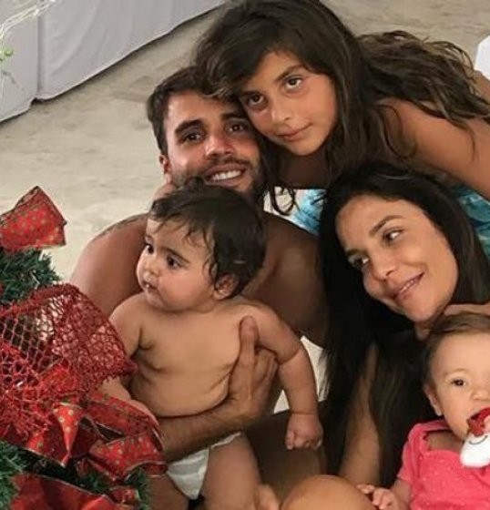 Treino com amor: Daniel Cady malha com ajuda das filhas Treino com amor: Daniel Cady malha com ajuda das filhas