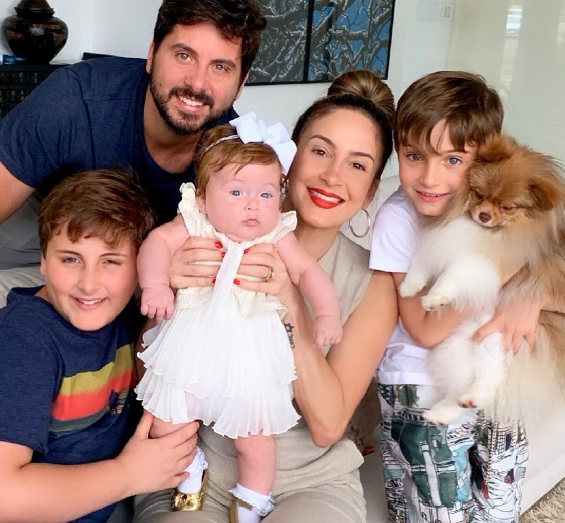 Claudia Leitte fala sobre maternidade e vida profissional: [Claudia Leitte fala sobre maternidade e vida profissional: