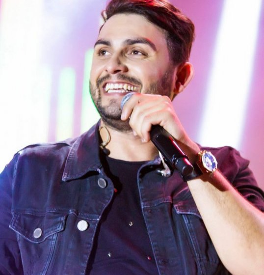 Mano Walter anuncia, com exclusividade ao Pida, que gravará música com Léo Santana este ano! Mano Walter anuncia, com exclusividade ao Pida, que gravará música com Léo Santana este ano!