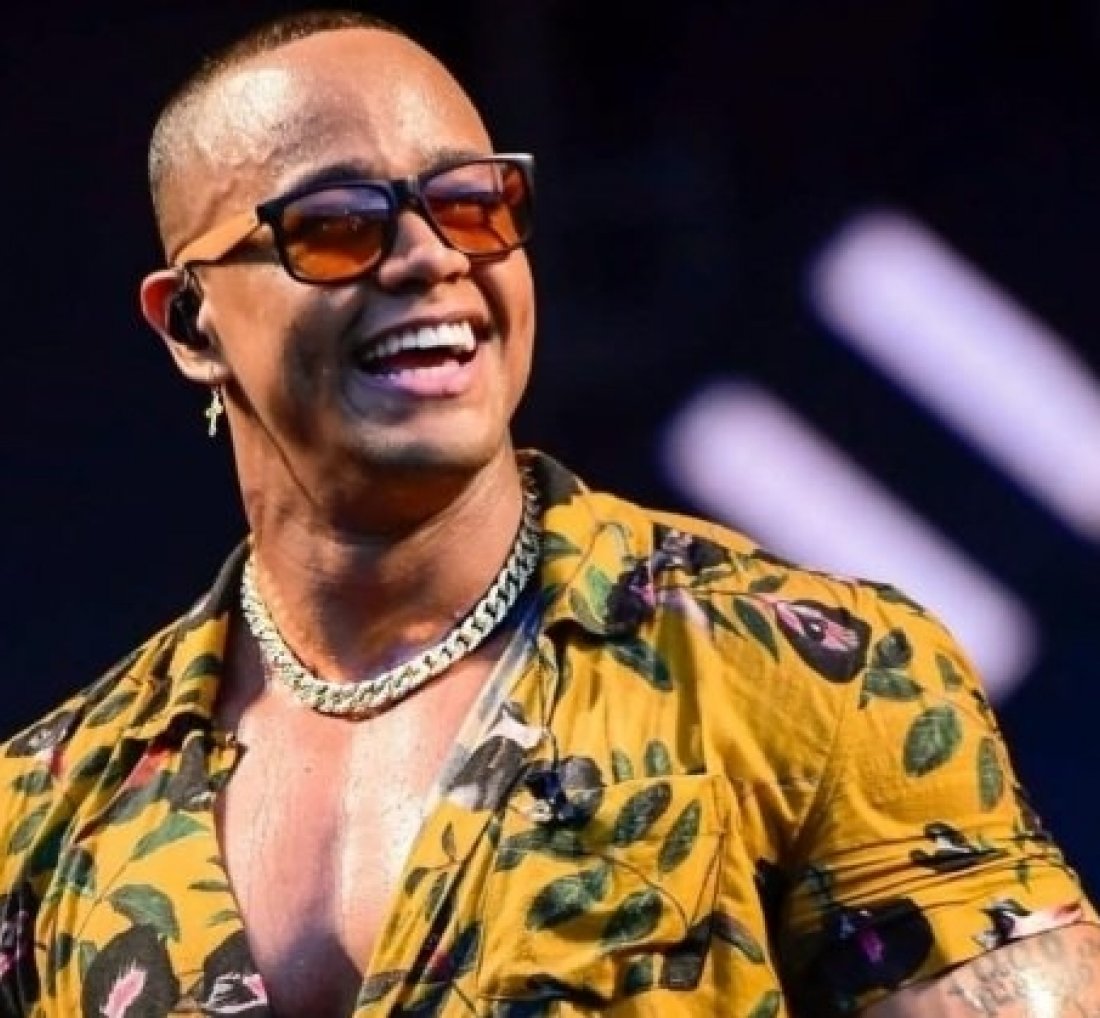 Léo Santana marca cirurgia para depois do carnaval  [Léo Santana marca cirurgia para depois do carnaval