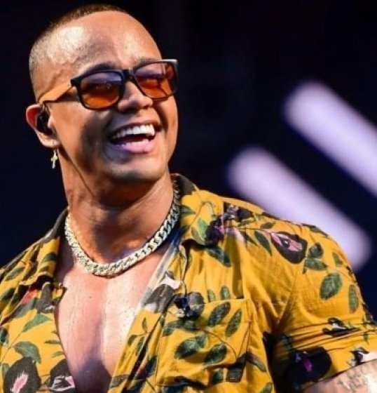 Léo Santana marca cirurgia para depois do carnaval Léo Santana marca cirurgia para depois do carnaval