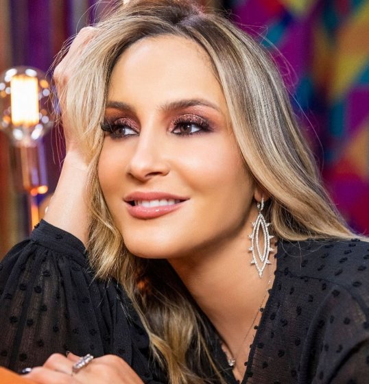 Claudia Leitte não faz mais parte da gravadora de Jay-Z