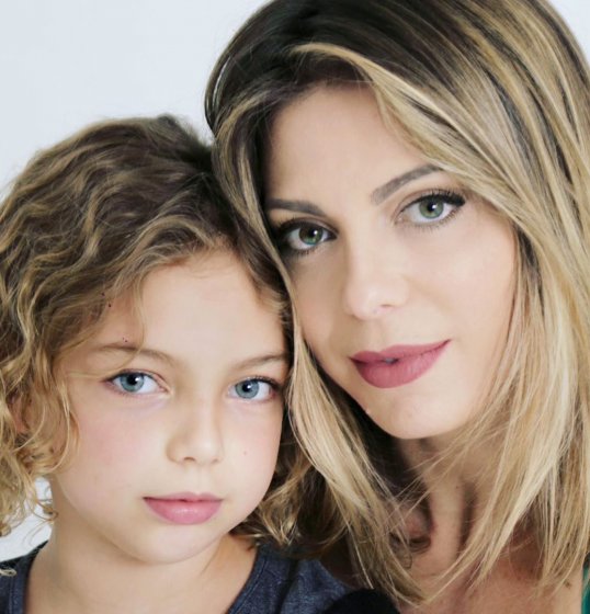 Filha de Sheila Mello canta música de Melim Filha de Sheila Mello canta música de Melim