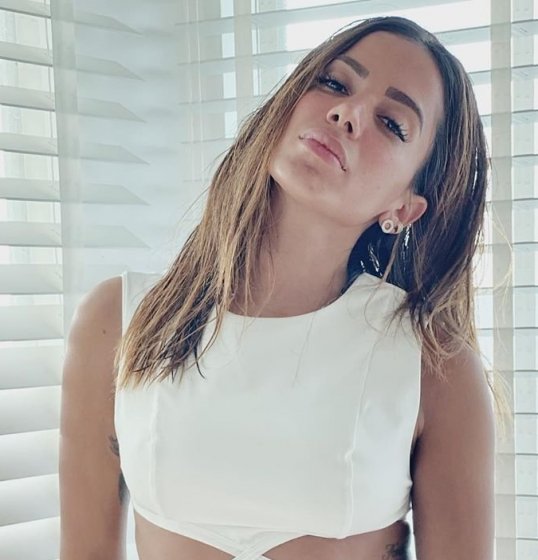 Anitta adia estreia do clipe gravado em Salvador Anitta adia estreia do clipe gravado em Salvador