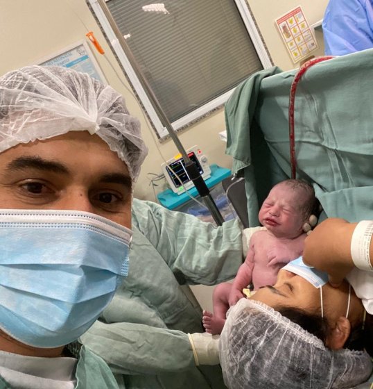 Nasce Nicolas, novo filho do cantor Tayrone