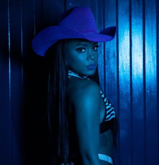 Mc Rebecca lança clipe da música: Mc Rebecca lança clipe da música: