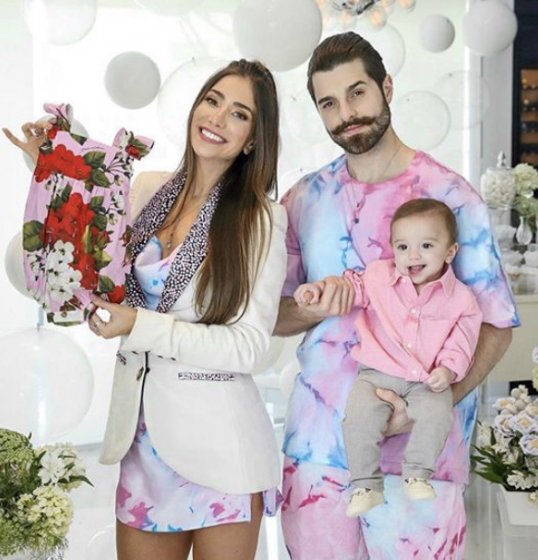 Confira Agora! Alok e Romana revelam o nome da filha