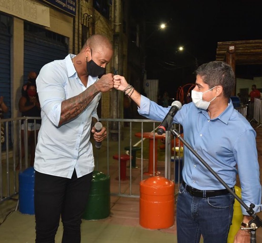 [Em homenagem a Léo Santana prefeitura de Salvador inaugura 