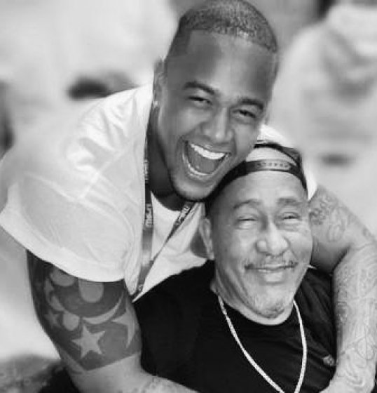 Pai do cantor Léo Santana morre aos 68 anos Pai do cantor Léo Santana morre aos 68 anos