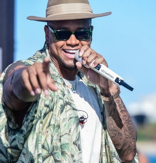 Léo Santana lança o álbum “Al Mare” Léo Santana lança o álbum “Al Mare”