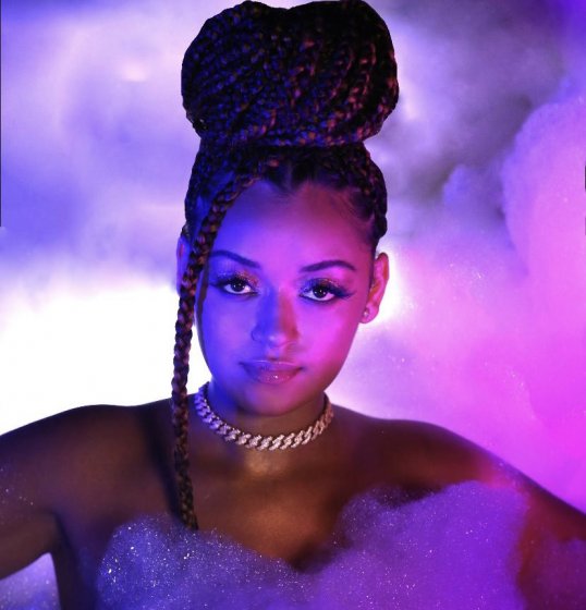 Camilly Victória, filha de Xanddy e Carla Perez, faz estreia como cantora Camilly Victória, filha de Xanddy e Carla Perez, faz estreia como cantora