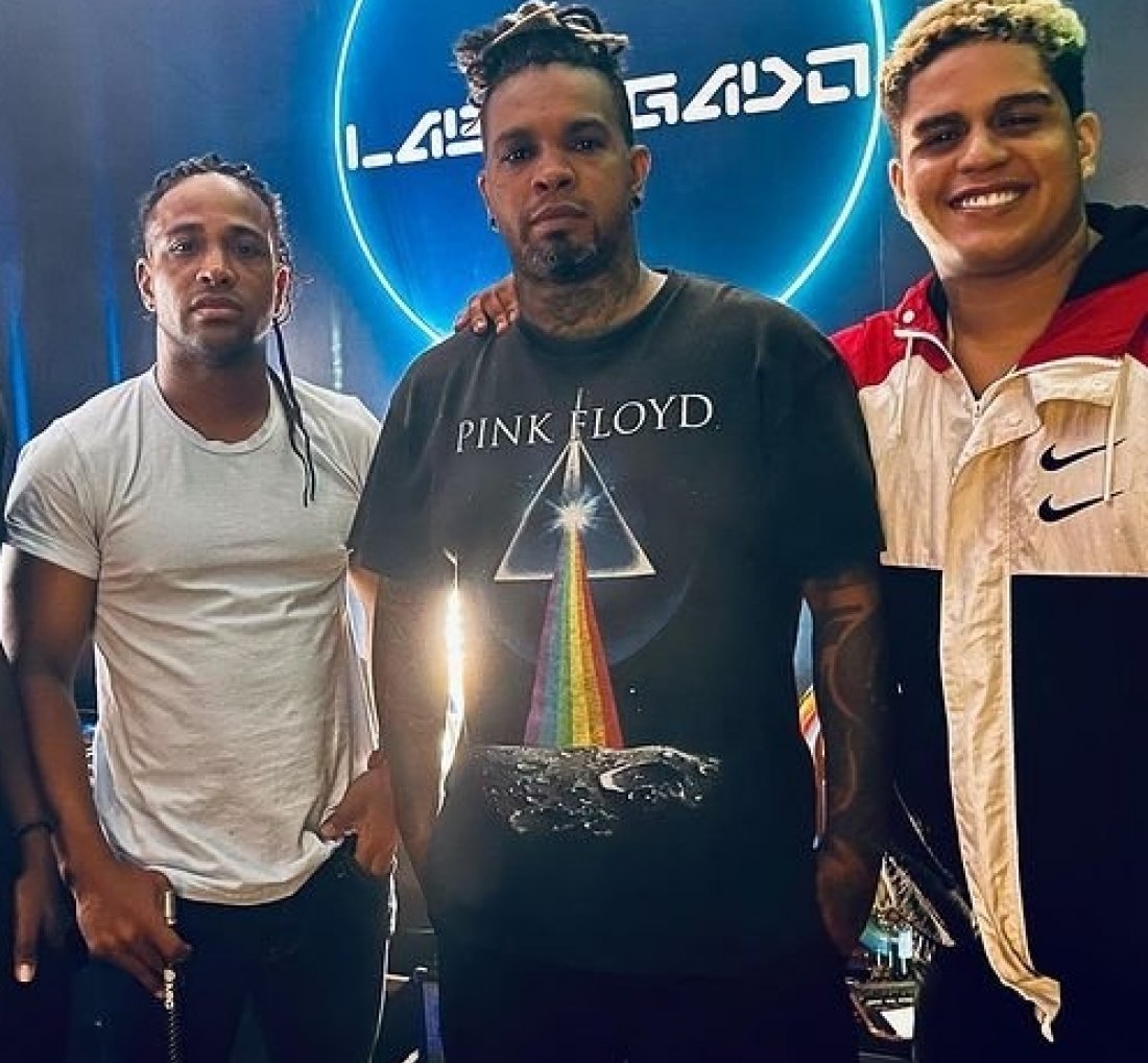 Rodriguinho, Gaab e Mr. Dan apresentam a versão completa do DVD [Rodriguinho, Gaab e Mr. Dan apresentam a versão completa do DVD