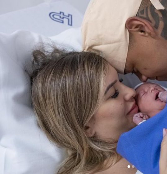 Léo Santana e Lore Improta falam da emoção pela chegada de Liz Léo Santana e Lore Improta falam da emoção pela chegada de Liz