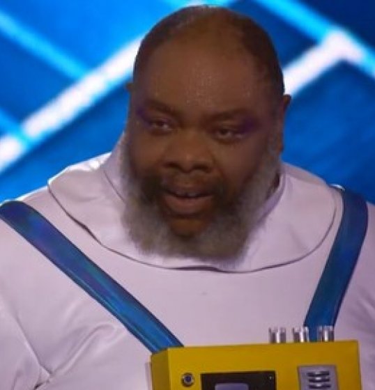 Cantor e ator Serjão Loroza deixa o The Masked Singer Brasil Cantor e ator Serjão Loroza deixa o The Masked Singer Brasil
