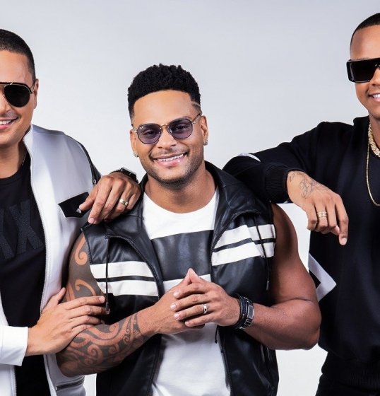 Juntos, Harmonia do Samba, Léo Santana e Parangolé vão sacudir a Arena Fonte Nova Juntos, Harmonia do Samba, Léo Santana e Parangolé vão sacudir a Arena Fonte Nova