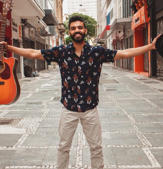 O cantor Matheus Marê entra em estúdio para gravação de EP