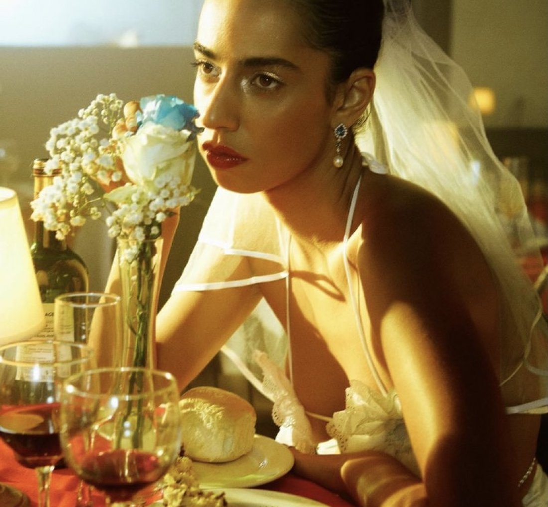 Marina Sena lança clipe do hit [Marina Sena lança clipe do hit