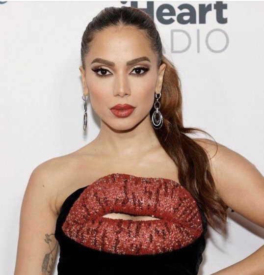 Anitta fará participação com Miley Cyrus em live de Réveillon Anitta fará participação com Miley Cyrus em live de Réveillon