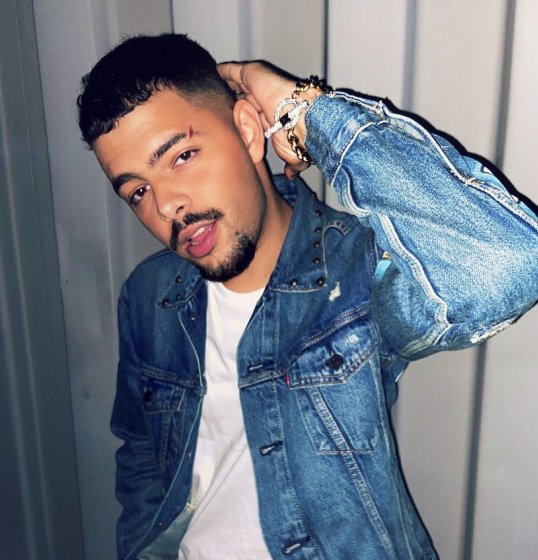 Pedro Sampaio é o primeiro artista pop brasileiro com duas músicas no ranking global da Billboard Pedro Sampaio é o primeiro artista pop brasileiro com duas músicas no ranking global da Billboard