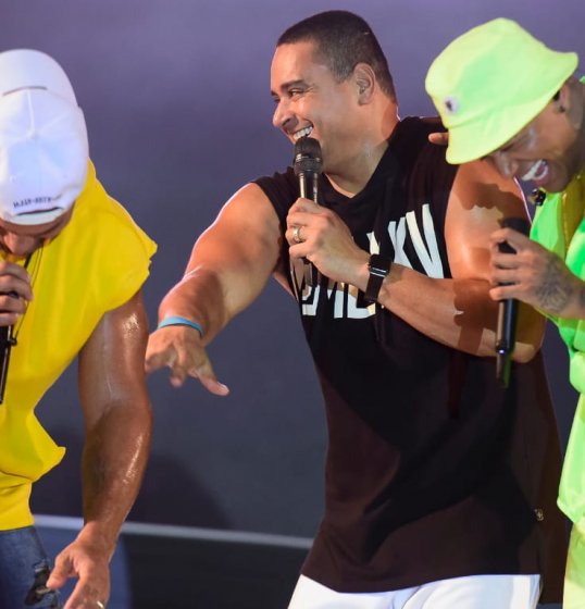 Harmonia, Parangolé e Léo Santana na última ‘Melhor Segunda-Feira do Mundo Harmonia, Parangolé e Léo Santana na última ‘Melhor Segunda-Feira do Mundo
