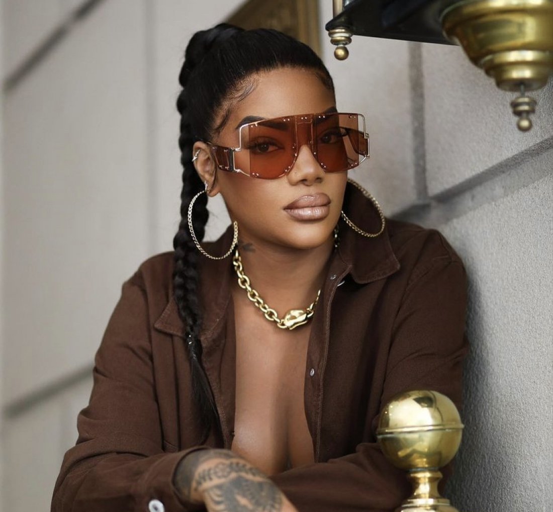 Ludmilla faz flashmob para promover o projeto [Ludmilla faz flashmob para promover o projeto