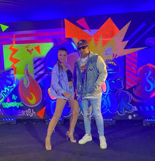 Novidade! Cris Lima e Márcio Victor acabam de gravar um clipe juntos Novidade! Cris Lima e Márcio Victor acabam de gravar um clipe juntos