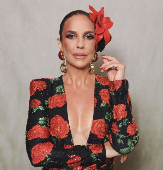 Ivete Sangalo se emociona ao falar sobre comemoração dos 50 anos 