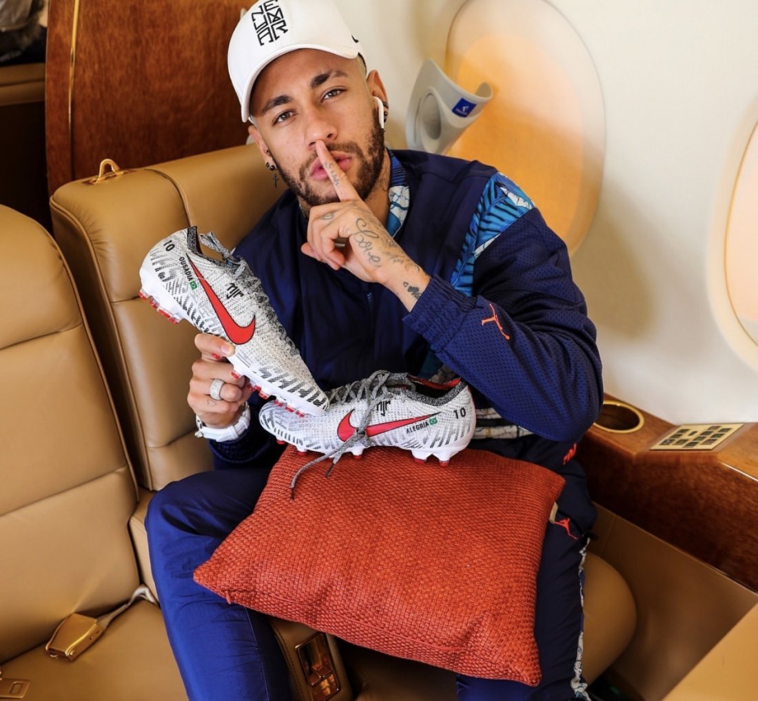 Neymar dança ao som de [Neymar dança ao som de