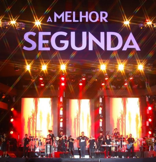 Xanddy Harmonia comemora sucesso absoluto da Melhor Segunda, com Arena Fonte Nova lotada
