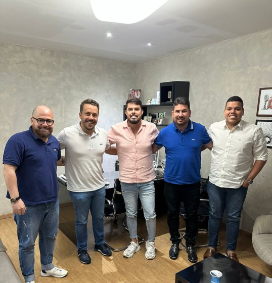 Salvador Produções assina contrato de gerenciamento artístico da banda Kart Love