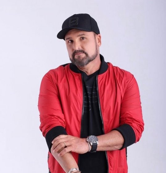 Show completo do cantor Léo Estakazero vai celebrar o SOS AIDS dia 7 de maio