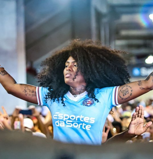 A Dama agita multidão na Arena Fonte Nova em jogo do Bahia A Dama agita multidão na Arena Fonte Nova em jogo do Bahia