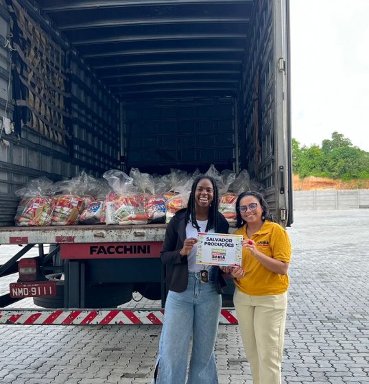 Salvador Produções doa 1 tonelada de alimentos ao Projeto Bahia sem Fome Salvador Produções doa 1 tonelada de alimentos ao Projeto Bahia sem Fome