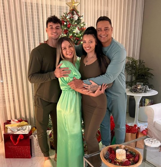 Natal das estrelas:: Veja como artistas baianos passaram a noite de Natal Natal das estrelas:: Veja como artistas baianos passaram a noite de Natal