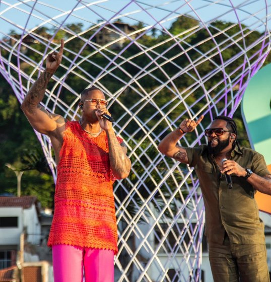 'É assim que tem que ser' Léo Santana lança música em parceria com Xande de Pilares 'É assim que tem que ser' Léo Santana lança música em parceria com Xande de Pilares