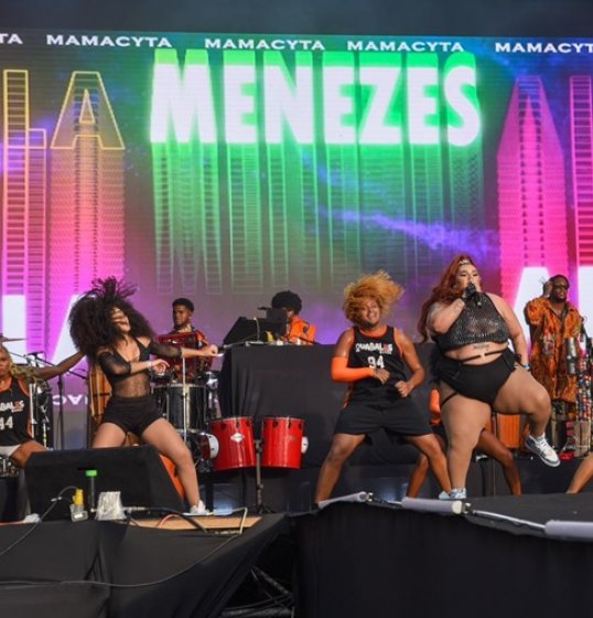 Ressaca de Carnaval: Aila Menezes se apresenta no Pelourinho Ressaca de Carnaval: Aila Menezes se apresenta no Pelourinho
