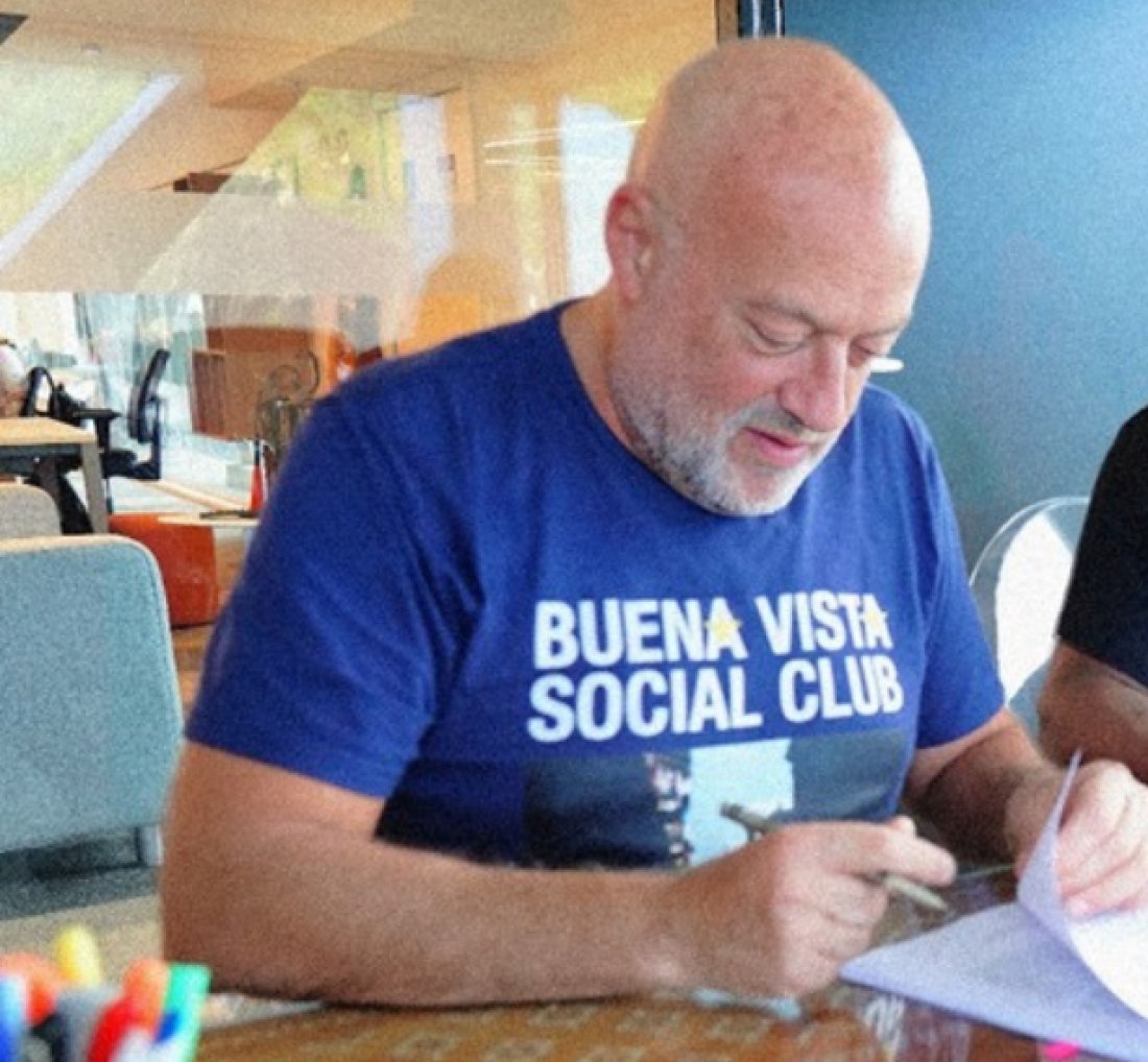 Baco Exu do Blues assina contrato com Sony Music: [Baco Exu do Blues assina contrato com Sony Music: