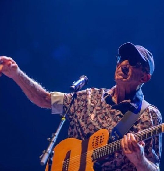 Fagner celebra 50 anos de carreira com show em Salvador