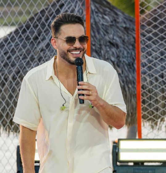 [Wesley Safadão apresenta o Festival Arrocha Safadão]