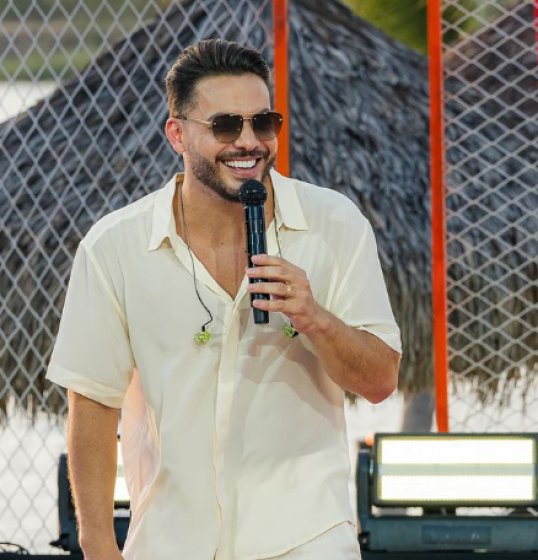 [Wesley Safadão apresenta convidados do Festival Arrocha Safadão]