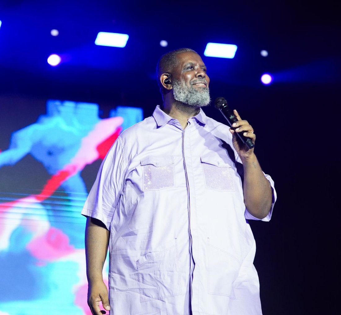 [Péricles leva o Pagode do Pericão para Salvador e lota Arena Fonte Nova]