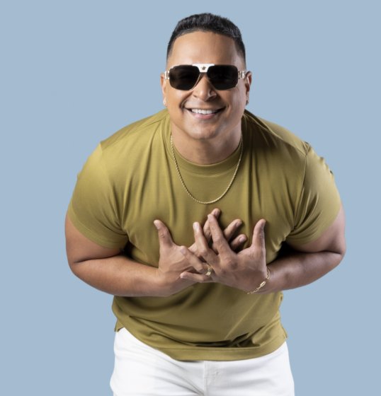 Xanddy Harmonia celebra o pagode baiano e o samba de roda em show em Praia do Forte, no feriado Xanddy Harmonia celebra o pagode baiano e o samba de roda em show em Praia do Forte, no feriado
