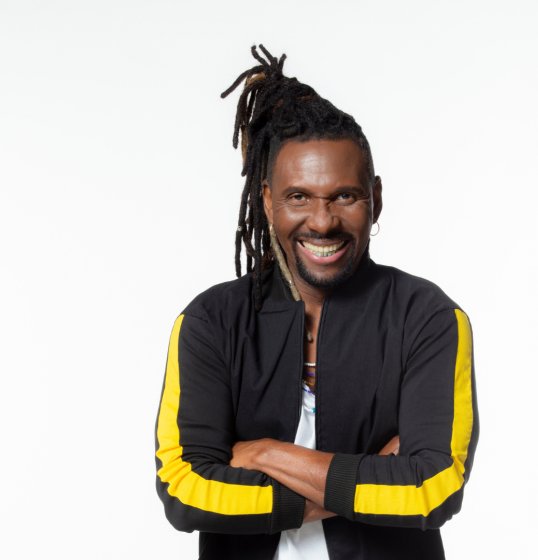 Beto Jamaica estreia como modelo na São Paulo Fashion Week com mensagem de valorização da raça negra Beto Jamaica estreia como modelo na São Paulo Fashion Week com mensagem de valorização da raça negra