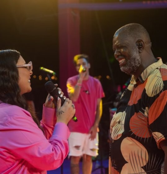 [Ana Clara recebe Péricles na 3ª edição da 'Batucada da Ana Clara', em São Paulo]